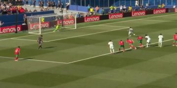 Mbappé falla ante Bono y estalla contra el árbitro por la eterna espera en el penalti