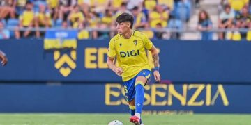 La AD Ceuta ata a Iker Recio y negocia su traspaso con el Cádiz por más de 200.000 euros
