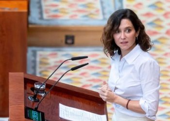 Ayuso defiende que su novio declara «en ‘A'» y acusa a Sánchez de estirar el caso para «empatar»