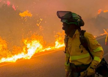 La muerte de una anciana en el hospital eleva a 13 las víctimas del devastador incendio de Almería