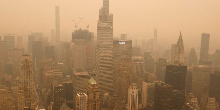 Alarma en Nueva York: el aire ya es nocivo para la salud y amenaza los eventos previos a la final del Mundial