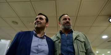Vox interroga al Gobierno de Sánchez sobre las mafias del tráfico de migrantes en el Estrecho