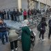 Migraciones recurre a las oficinas de extranjería para desbloquear el colapso en la regularización masiva de migrantes