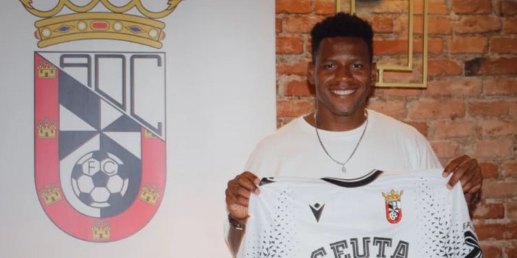 Cedric Teguía regresa a la AD Ceuta FC: «Vuelvo con muchísimas ganas y con la disposición de darlo todo»