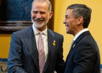 El rey Felipe VI y el presidente de Paraguay abordan en Lima la cooperación bilateral y la próxima Cumbre Iberoamericana