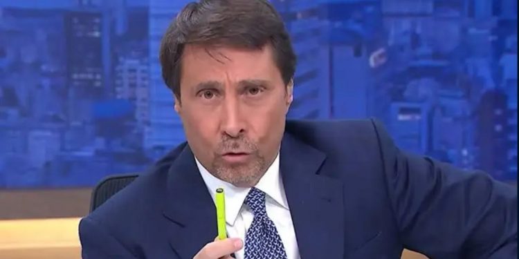 El periodista argentino Eduardo Feinmann arremete contra un piloto español tras su broma a los pasajeros en pleno vuelo por el Mundial
