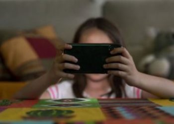 Seis de cada diez jóvenes normalizan el contenido violento en redes al considerarlo mero entretenimiento