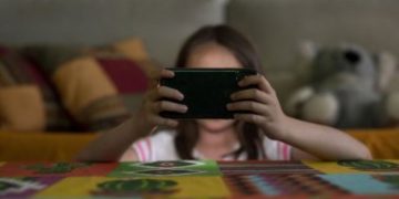 Seis de cada diez jóvenes normalizan el contenido violento en redes al considerarlo mero entretenimiento