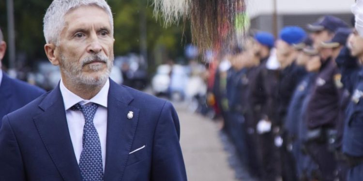 Marlaska defiende la limpieza de Interior ante el ‘caso Koldo’ mientras el PP y Vox agitan la sospecha de fraude electoral