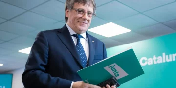La incertidumbre sobre la amnistía frena cualquier opción de pacto entre el PP y Junts para tumbar a Sánchez