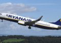 Ryanair elimina el cargo extra por sentarse junto a los hijos tras las sanciones en España e investigaciones por cláusulas abusivas