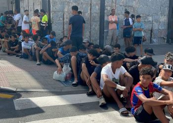 Bruselas avala el retorno de menores migrantes no acompañados en Ceuta