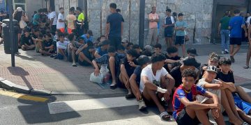 Bruselas avala el retorno de menores migrantes no acompañados en Ceuta