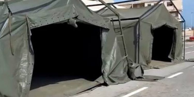Ceuta inicia la instalación de carpas en Loma Colmenar para alojar a 1.500 personas