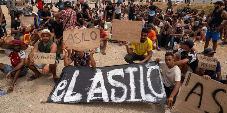 Marruecos flexibiliza su política de visados en África mientras cuestiona el «efecto llamada» de la regularización en España