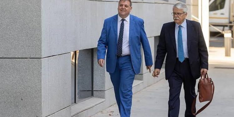 Serrano recurrirá ante la Audiencia Nacional la intervención de su móvil por la UCO al ejecutarse «sin autorización judicial»