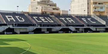 Las Palmas deja solo al Ceuta en su protesta antes del partido por la crisis migratoria