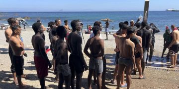 La crisis de Ceuta reabre el debate sobre la Ley de Extranjería para acelerar expulsiones y rechazos en frontera