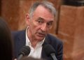 Enrique Santiago (Sumar) niega la colaboración de Marruecos y exige trasladar a los migrantes de Ceuta a la Península