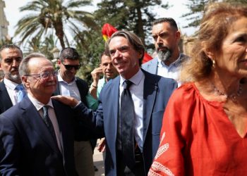 Aznar arremete contra la inacción del Gobierno en Ceuta y reclama un cambio de rumbo: «La soberanía nacional no tiene vacaciones»