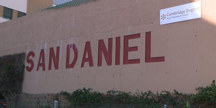 El colegio San Daniel de Ceuta denuncia destrozos y la presencia de suciedad tras ser ocupado por migrantes