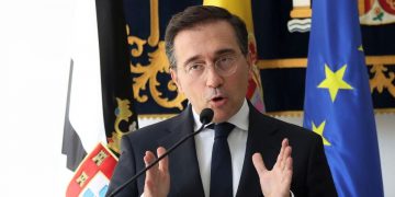 Albares achaca la crisis de Ceuta a los bulos en redes sociales y asegura que Marruecos es un “socio fundamental”