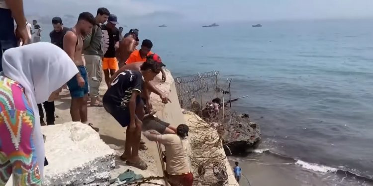 Asciende a 67 el número de fallecidos en la entrada masiva a Ceuta tras recuperar la Guardia Civil diez nuevos cuerpos