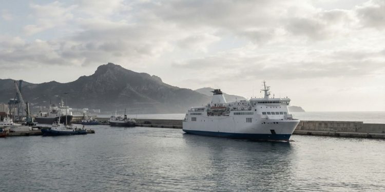 Horarios ferrys Ceuta-Algeciras, lunes 17 de agosto de 2026: Baleària, DFDS y Naviera Armas