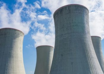 La sequía pone bajo presión a la energía nuclear: Hungría reduce su principal central y España vigila sus reservas