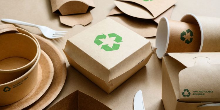 La UE cambia las reglas de los envases: adiós progresivo a monodosis, bolsas y pequeños botes de hotel