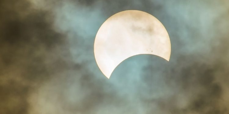 La AEMET señala dónde habrá más opciones de ver el eclipse sin nubes este 12 de agosto