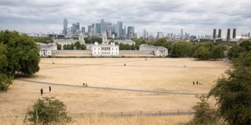 La extrema derecha británica frivoliza sobre las olas de calor en pleno impacto por la sequía y los incendios