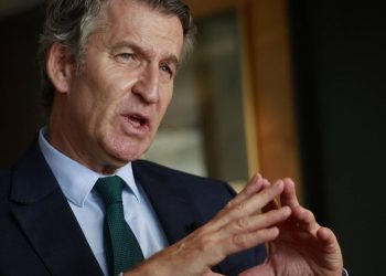 Feijóo rechaza los decretos de vivienda al denunciar una «trampa» mientras ERC garantiza su apoyo y el BOE arranca su publicación