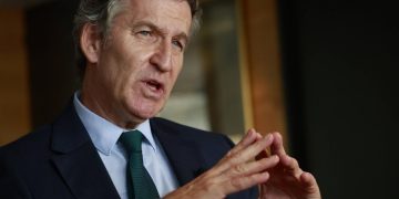 Feijóo rechaza los decretos de vivienda al denunciar una «trampa» mientras ERC garantiza su apoyo y el BOE arranca su publicación