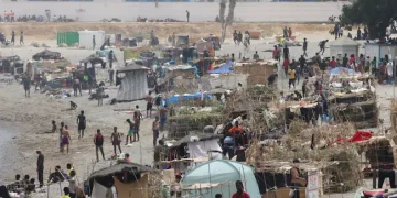 Traslado de migrantes de Benítez y el Trampolín a puerto