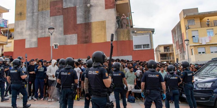 Vuelta al cole en Ceuta con desconfianza por la crisis fronteriza