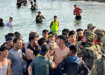Decenas de jóvenes marroquíes vuelven voluntariamente desde Ceuta entre la frustración y el fracaso: “No me queda otra”