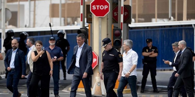 Sindicatos policiales denuncian la detracción de agentes en Ceuta para proteger a cargos del Gobierno