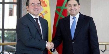 Albares obtiene en Nueva York el compromiso de Marruecos para colaborar en la devolución de los migrantes de Ceuta