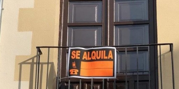 El precio del alquiler bate récords históricos tras perderse más de 300.000 viviendas de arrendamiento habitual
