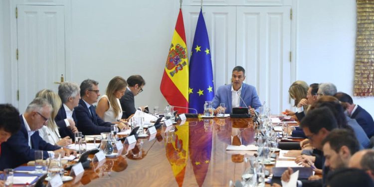 Directo: El Consejo de Ministros arranca con retraso