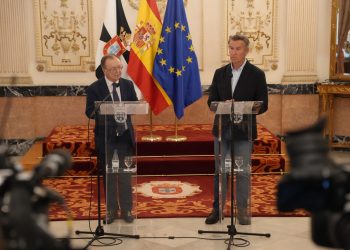 Vivas exige explicaciones a Sánchez y advierte en Madrid: «Si naufraga Ceuta, lo hace toda España»
