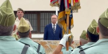 Encuesta | ¿Qué opinas de la asistencia del presidente al aniversario de La Legión?