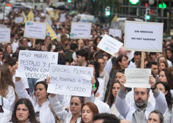 Convocatoria de huelga indefinida de médicos del Sistema Nacional de Salud a partir del 28 de octubre