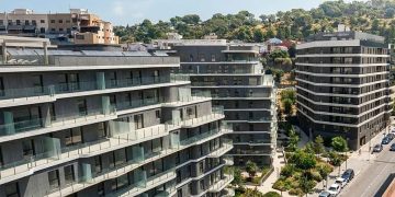 El Ejecutivo limita por decreto la compra de inmuebles a ‘fondos buitre’ por debajo del 70% de su valor hasta 2028