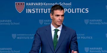 Las preguntas de los alumnos sobre corrupción, Pegasus y Venezuela desvían el discurso de Sánchez en Harvard
