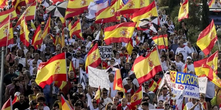 Manifestación en Madrid en apoyo a Ceuta y por elecciones generales