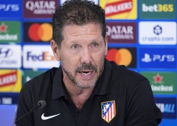Simeone insiste en la reconstrucción del Atlético y reconoce la polémica con el penalti: «Salimos favorecidos»