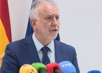 Torres eleva a 18.000 los migrantes en Ceuta y descarta devoluciones automáticas