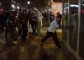 El Gobierno condena los disturbios en Barcelona y sugiere que el «caos» beneficia a la extrema derecha
